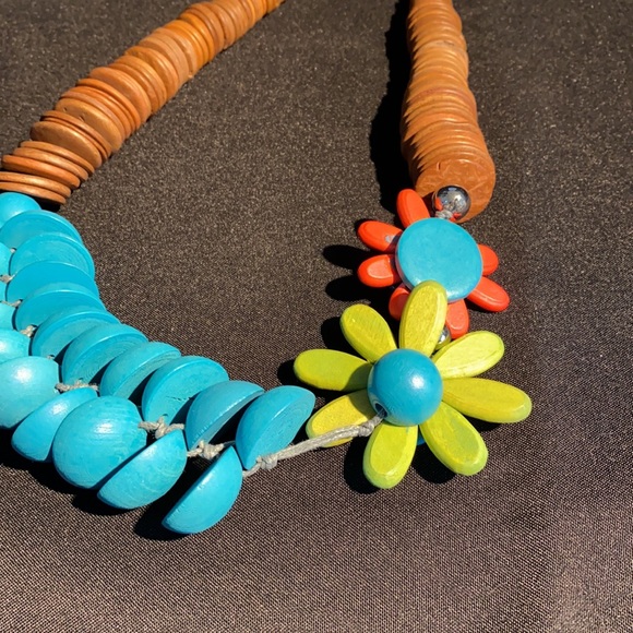 Wooden Floral Statement Necklace - Picture 7 of 10